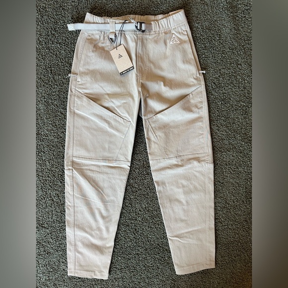 Nike ACG Women's Mid-Rise Hiking Trousers / Cargo Pants in Khaki - Size XS - NWT - Picture 1 of 8
